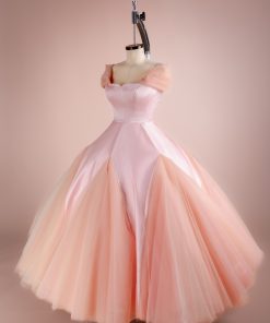 The Etoile Bodice from Charm Patterns.