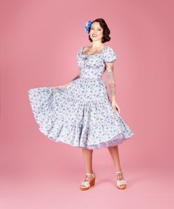 Gertie wearing the Boardwalk Sleeve sewing pattern
