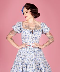 Gertie wearing the Boardwalk Sleeve sewing pattern