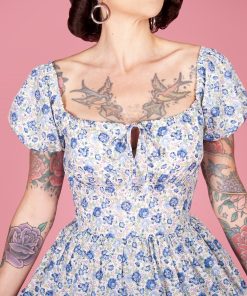 Gertie wearing the Boardwalk Sleeve sewing pattern