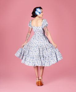 Gertie wearing the Boardwalk Sleeve sewing pattern